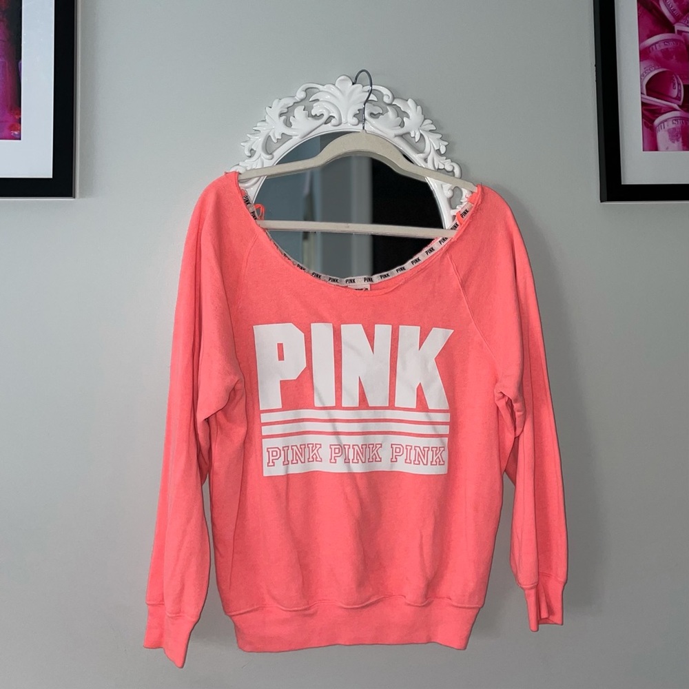 VS pink sweatshirt 🤩🤩